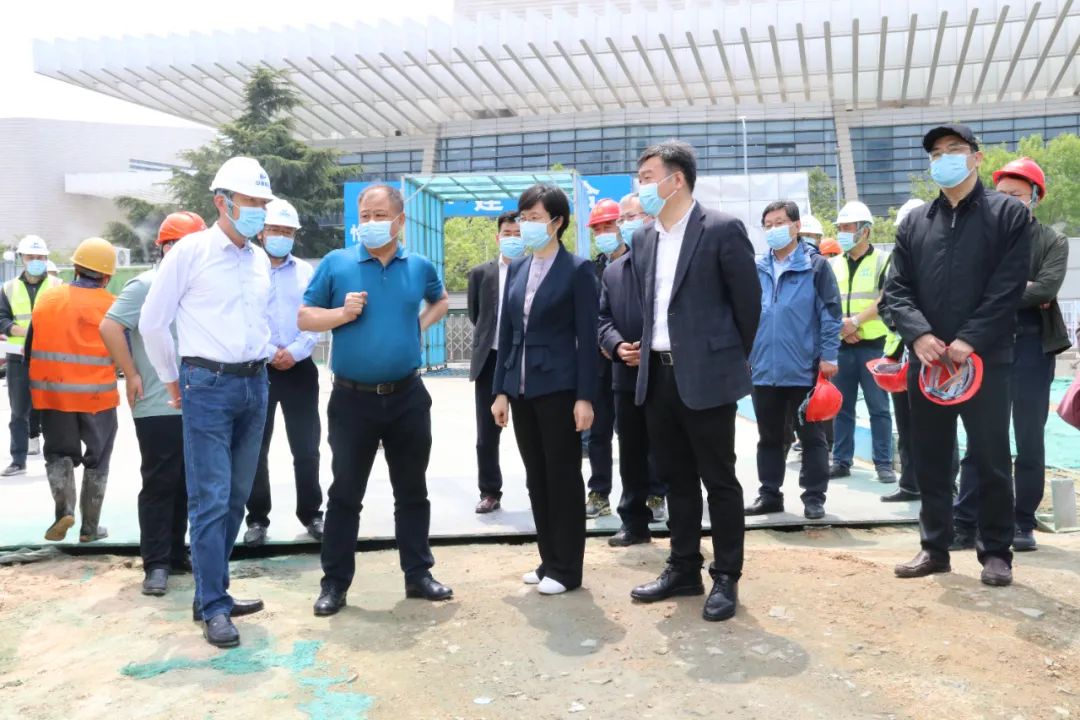 青島市副市長(cháng)趙燕一行考察中建聯(lián)合青島市博物館擴建項目(圖1)