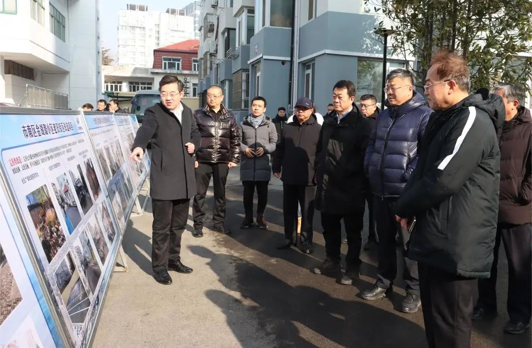 青島市城市更新和城市建設總指揮部對中建聯(lián)合市南區金湖路海洋特色街區項目開(kāi)展觀(guān)摩(圖1)